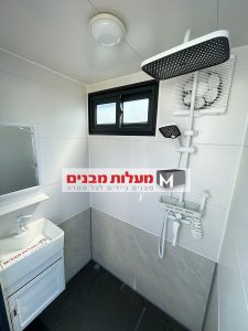 מקלחת דגם לוקסורי 1.10/1.45מ'