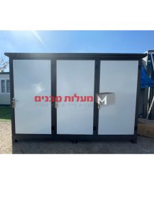 שירותים ניידים שלושה תאים דגם "סאנסט" מבט מבחוץ