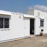 מתחם מכולות מותאמות למשרד לחצר מפעל- מעלות מבנים ניידים לכל מטרה